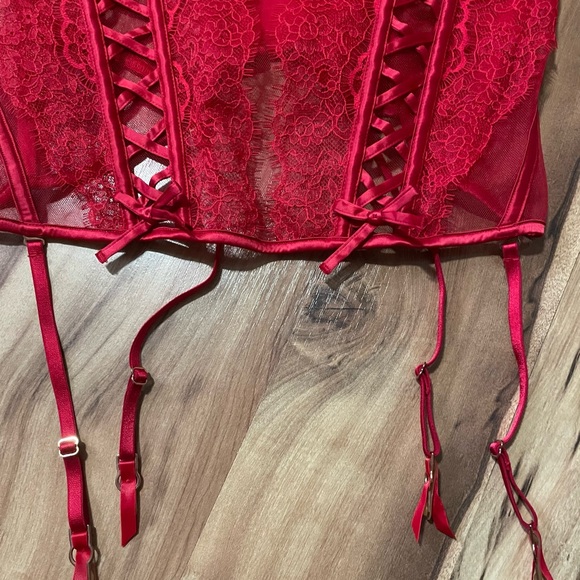 NWT Victoria's Secret lipstick red lace Wicked unlined lace-up corset top XXL - Picture 3 of 8